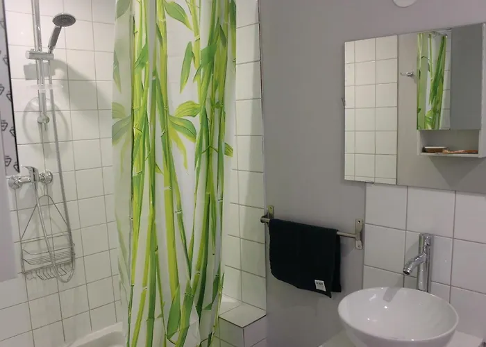 Proche Canal La Conserverie